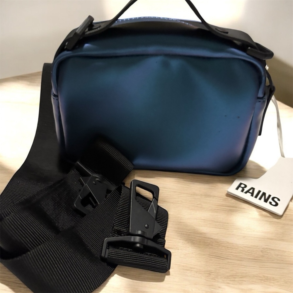 NWT Rains Black and Blue Waterproof Belt Bag